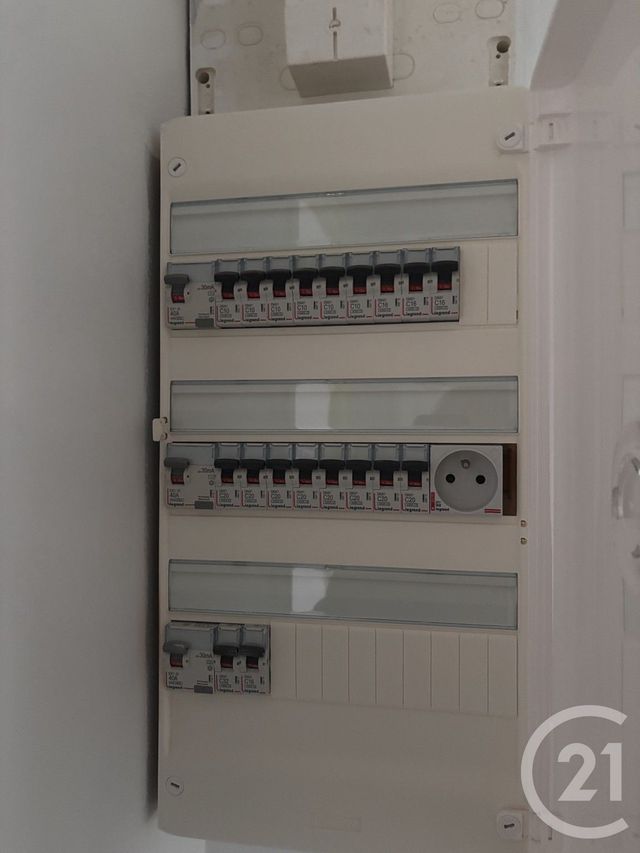 Appartement F3 à vendre - 3 pièces - 67.48 m2 - AVON - 77 - ILE-DE-FRANCE - Century 21 Agence Babut