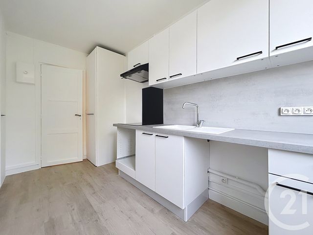 Appartement 3 pièces à louer - 3 pièces - 67.63 m2 - FONTAINEBLEAU - 77 - ILE-DE-FRANCE - Century 21 Agence Babut