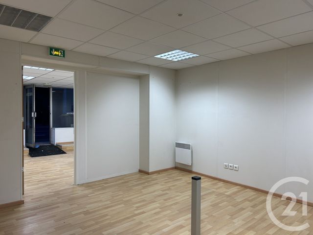 commerce à louer - 39.73 m2 - FONTAINEBLEAU - 77 - ILE-DE-FRANCE - Century 21 Agence Babut