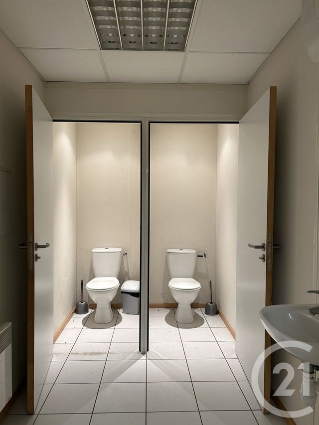 commerce à louer - 39.73 m2 - FONTAINEBLEAU - 77 - ILE-DE-FRANCE - Century 21 Agence Babut