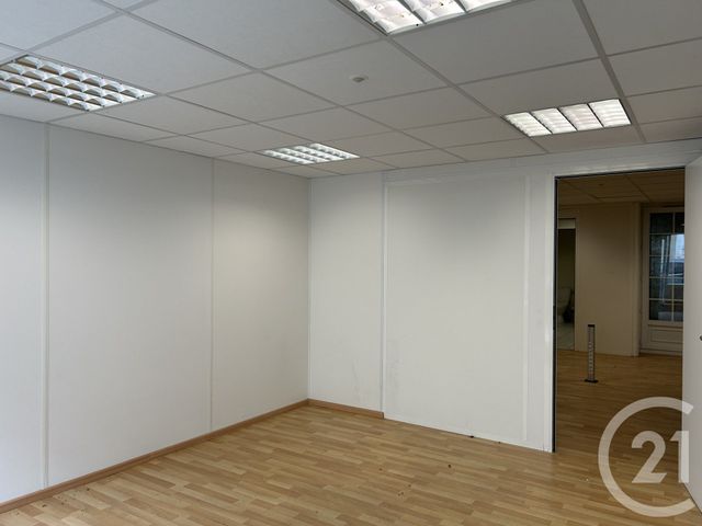 commerce à louer - 39.73 m2 - FONTAINEBLEAU - 77 - ILE-DE-FRANCE - Century 21 Agence Babut