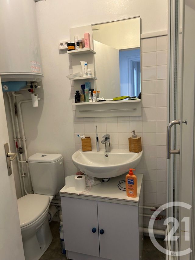 Appartement à louer - 2 pièces - 50.7 m2 - AVON - 77 - ILE-DE-FRANCE - Century 21 Agence Babut