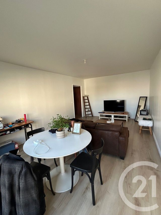 Appartement à louer - 2 pièces - 50.7 m2 - AVON - 77 - ILE-DE-FRANCE - Century 21 Agence Babut