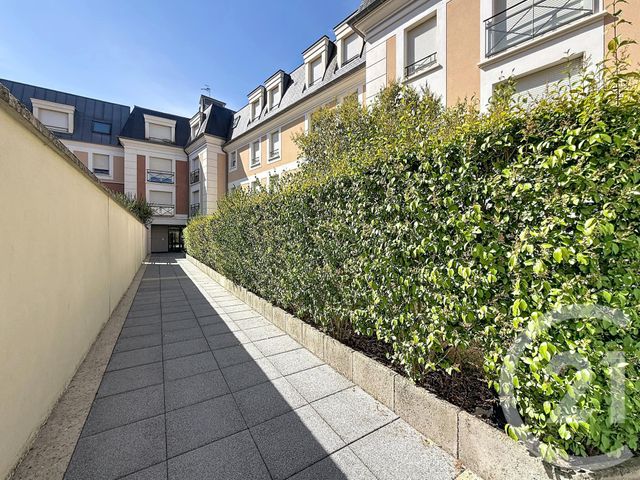 Appartement 3 pièces à vendre - 3 pièces - 54.53 m2 - AVON - 77 - ILE-DE-FRANCE - Century 21 Agence Babut