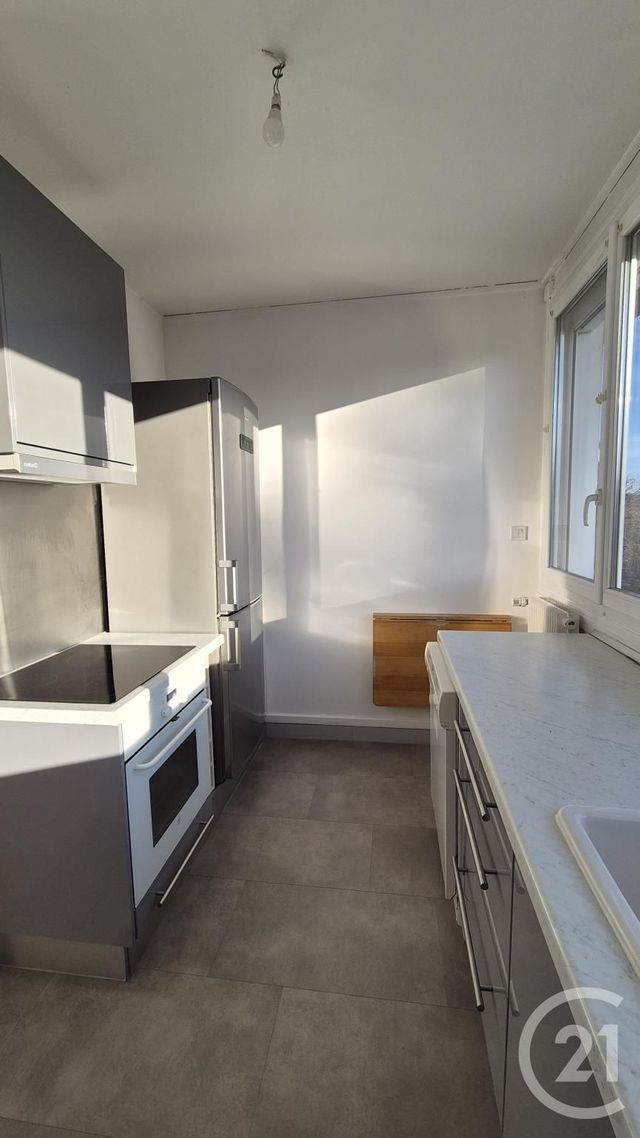 Appartement à louer - 2 pièces - 42.12 m2 - FONTAINEBLEAU - 77 - ILE-DE-FRANCE - Century 21 Agence Babut