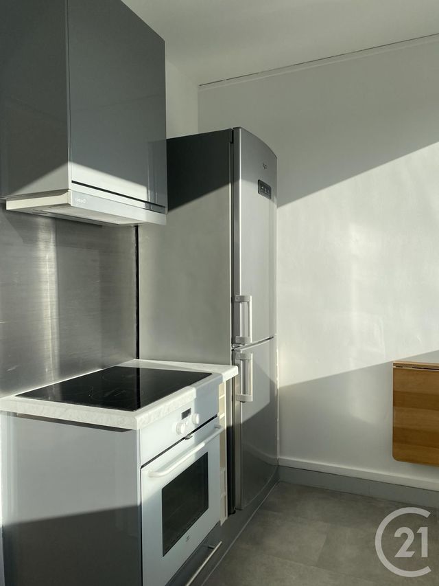 Appartement à louer - 2 pièces - 42.12 m2 - FONTAINEBLEAU - 77 - ILE-DE-FRANCE - Century 21 Agence Babut