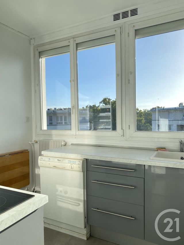 Appartement à louer - 2 pièces - 42.12 m2 - FONTAINEBLEAU - 77 - ILE-DE-FRANCE - Century 21 Agence Babut