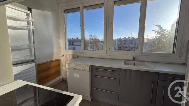 Appartement à louer - 2 pièces - 42.12 m2 - FONTAINEBLEAU - 77 - ILE-DE-FRANCE - Century 21 Agence Babut