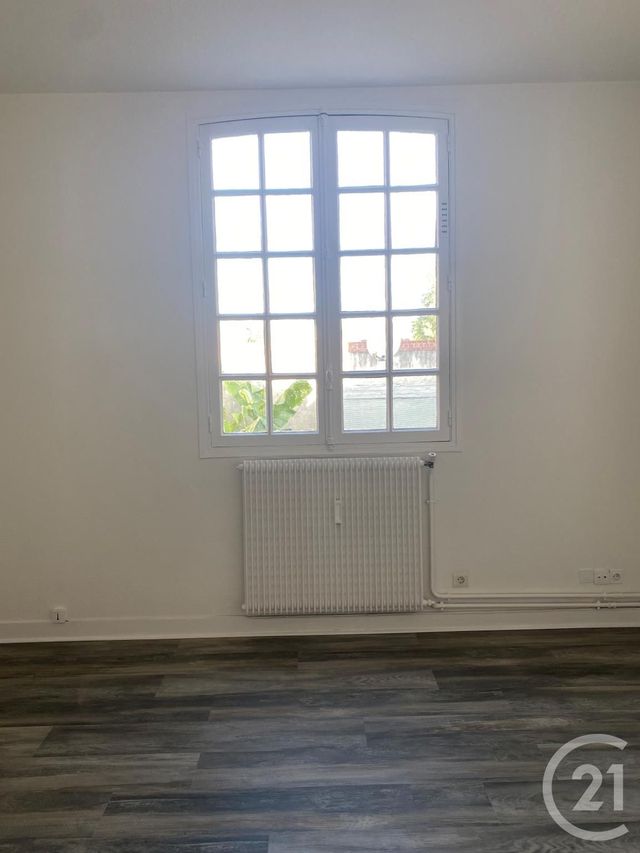 Appartement Studio à louer - 1 pièce - 19.35 m2 - FONTAINEBLEAU - 77 - ILE-DE-FRANCE - Century 21 Agence Babut