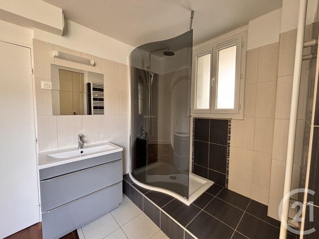 Appartement à vendre - 2 pièces - 55.27 m2 - FONTAINEBLEAU - 77 - ILE-DE-FRANCE - Century 21 Agence Babut