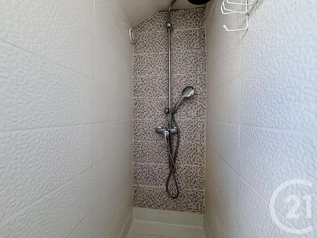 Appartement 2 pièces à vendre - 2 pièces - 17.02 m2 - FONTAINEBLEAU - 77 - ILE-DE-FRANCE - Century 21 Agence Babut