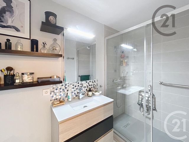 Appartement à vendre - 3 pièces - 81.09 m2 - FONTAINEBLEAU - 77 - ILE-DE-FRANCE - Century 21 Agence Babut