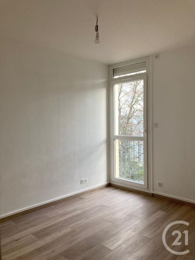 Appartement à louer - 3 pièces - 63.35 m2 - AVON - 77 - ILE-DE-FRANCE - Century 21 Agence Babut