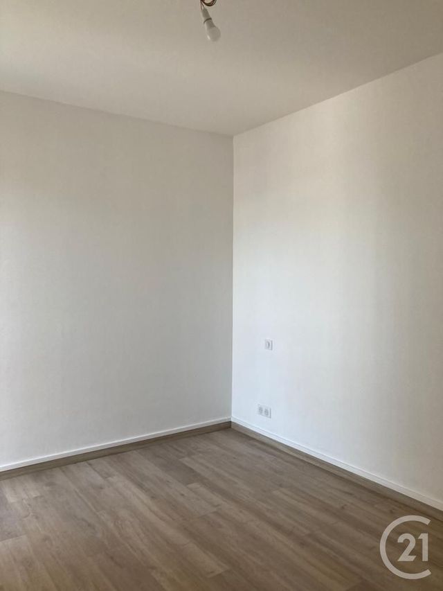 Appartement à louer - 3 pièces - 63.35 m2 - AVON - 77 - ILE-DE-FRANCE - Century 21 Agence Babut