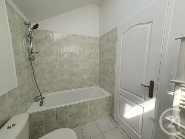 Appartement à louer - 2 pièces - 40.23 m2 - AVON - 77 - ILE-DE-FRANCE - Century 21 Agence Babut