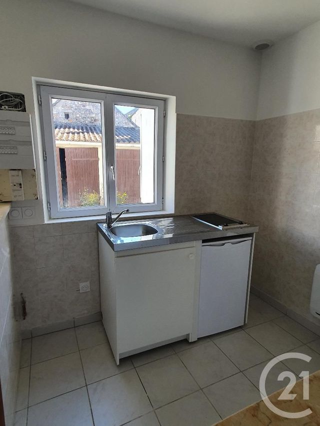 Appartement à louer - 2 pièces - 40.23 m2 - AVON - 77 - ILE-DE-FRANCE - Century 21 Agence Babut