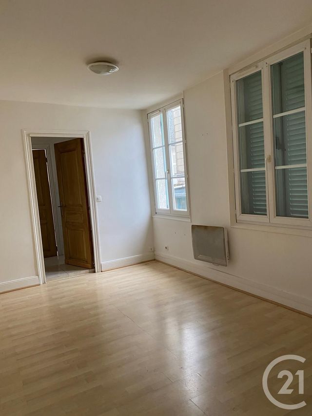 Appartement à vendre - 2 pièces - 27.93 m2 - FONTAINEBLEAU - 77 - ILE-DE-FRANCE - Century 21 Agence Babut