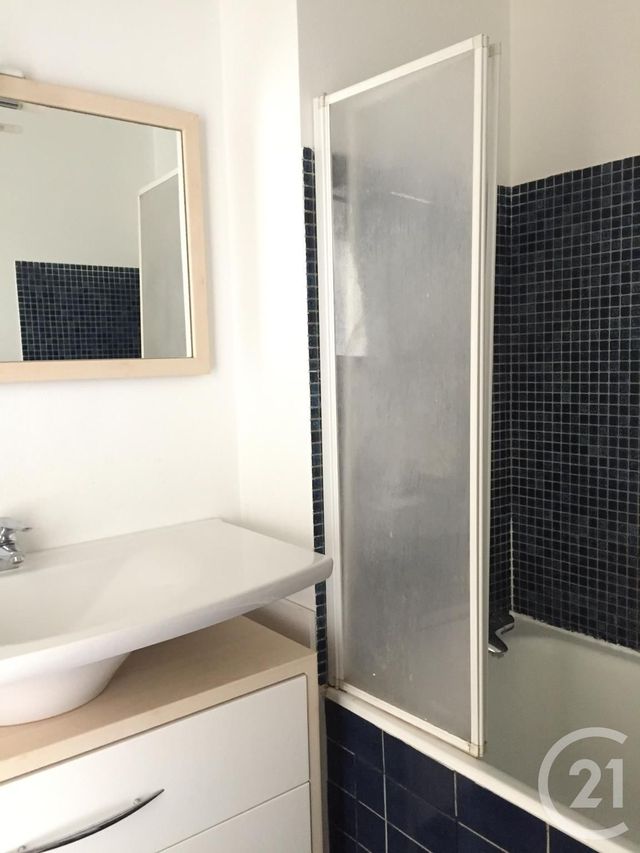 Appartement à louer - 4 pièces - 80.25 m2 - FONTAINEBLEAU - 77 - ILE-DE-FRANCE - Century 21 Agence Babut