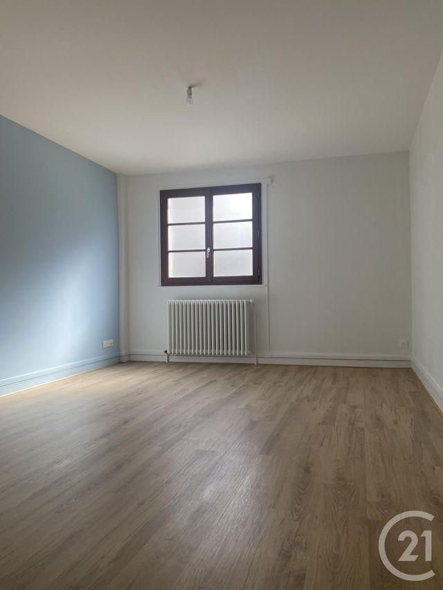 Appartement à louer - 2 pièces - 40.96 m2 - FONTAINEBLEAU - 77 - ILE-DE-FRANCE - Century 21 Agence Babut