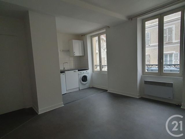 Appartement Studio à louer - 1 pièce - 18.26 m2 - FONTAINEBLEAU - 77 - ILE-DE-FRANCE - Century 21 Agence Babut
