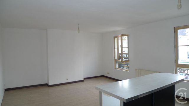 Appartement à louer - 2 pièces - 42.88 m2 - FONTAINEBLEAU - 77 - ILE-DE-FRANCE - Century 21 Agence Babut