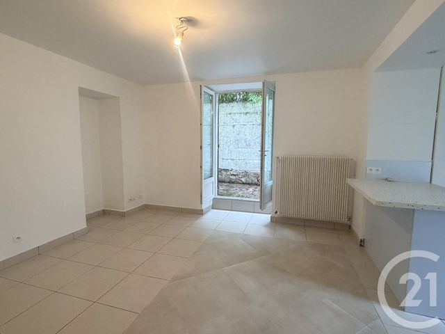 Appartement F2 à louer - 2 pièces - 36.99 m2 - FONTAINEBLEAU - 77 - ILE-DE-FRANCE - Century 21 Agence Babut