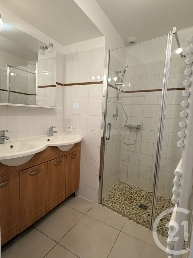 Appartement F2 à louer - 2 pièces - 36.99 m2 - FONTAINEBLEAU - 77 - ILE-DE-FRANCE - Century 21 Agence Babut