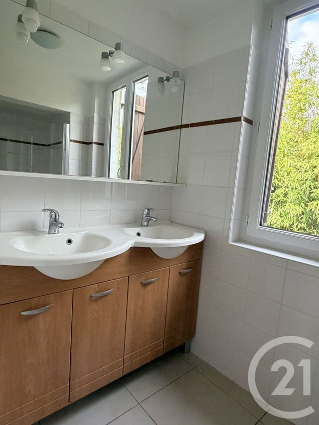 Appartement F2 à louer - 2 pièces - 56.64 m2 - FONTAINEBLEAU - 77 - ILE-DE-FRANCE - Century 21 Agence Babut