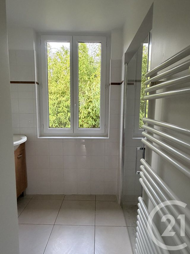 Appartement F2 à louer - 2 pièces - 56.64 m2 - FONTAINEBLEAU - 77 - ILE-DE-FRANCE - Century 21 Agence Babut