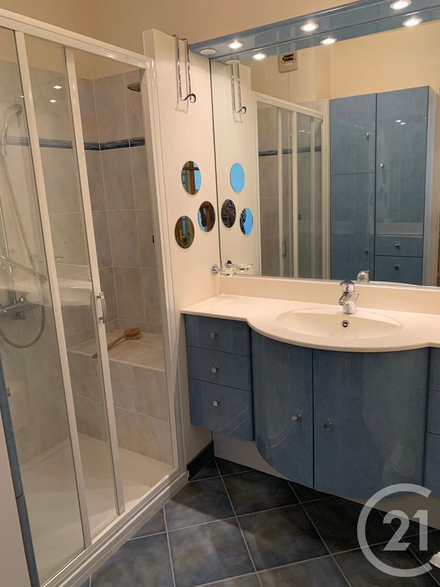 Appartement à louer - 2 pièces - 51.9 m2 - FONTAINEBLEAU - 77 - ILE-DE-FRANCE - Century 21 Agence Babut