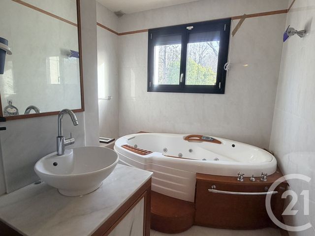 maison à louer - 8 pièces - 235.79 m2 - LIVRY SUR SEINE - 77 - ILE-DE-FRANCE - Century 21 Agence Babut