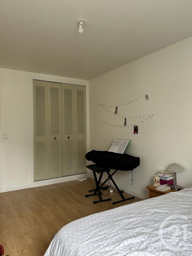 Appartement à louer - 3 pièces - 69.83 m2 - FONTAINEBLEAU - 77 - ILE-DE-FRANCE - Century 21 Agence Babut