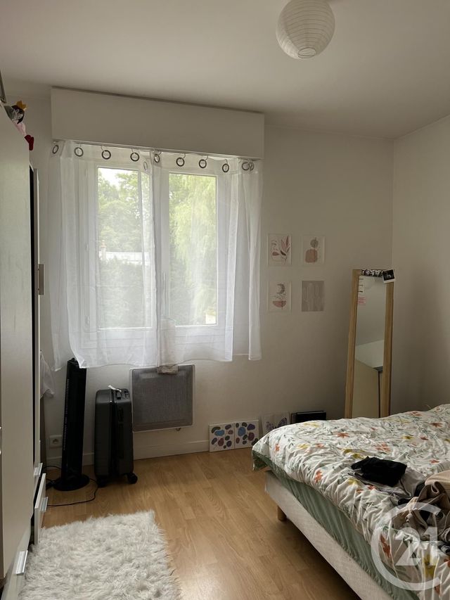 Appartement à louer - 3 pièces - 69.83 m2 - FONTAINEBLEAU - 77 - ILE-DE-FRANCE - Century 21 Agence Babut