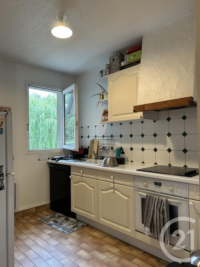 Appartement à louer - 3 pièces - 69.83 m2 - FONTAINEBLEAU - 77 - ILE-DE-FRANCE - Century 21 Agence Babut