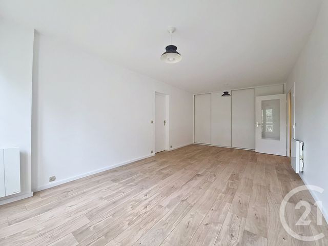 Appartement 3 pièces à louer - 3 pièces - 67.66 m2 - FONTAINEBLEAU - 77 - ILE-DE-FRANCE - Century 21 Agence Babut