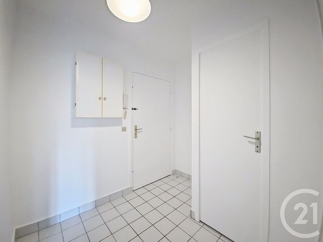 Appartement 3 pièces à louer - 3 pièces - 67.66 m2 - FONTAINEBLEAU - 77 - ILE-DE-FRANCE - Century 21 Agence Babut