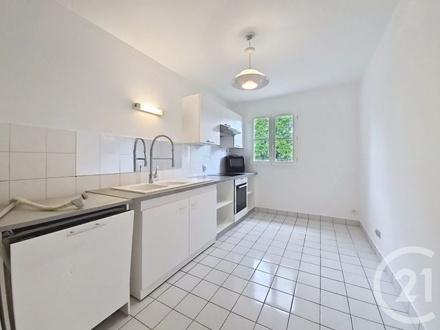 Appartement 3 pièces à louer - 3 pièces - 67.66 m2 - FONTAINEBLEAU - 77 - ILE-DE-FRANCE - Century 21 Agence Babut