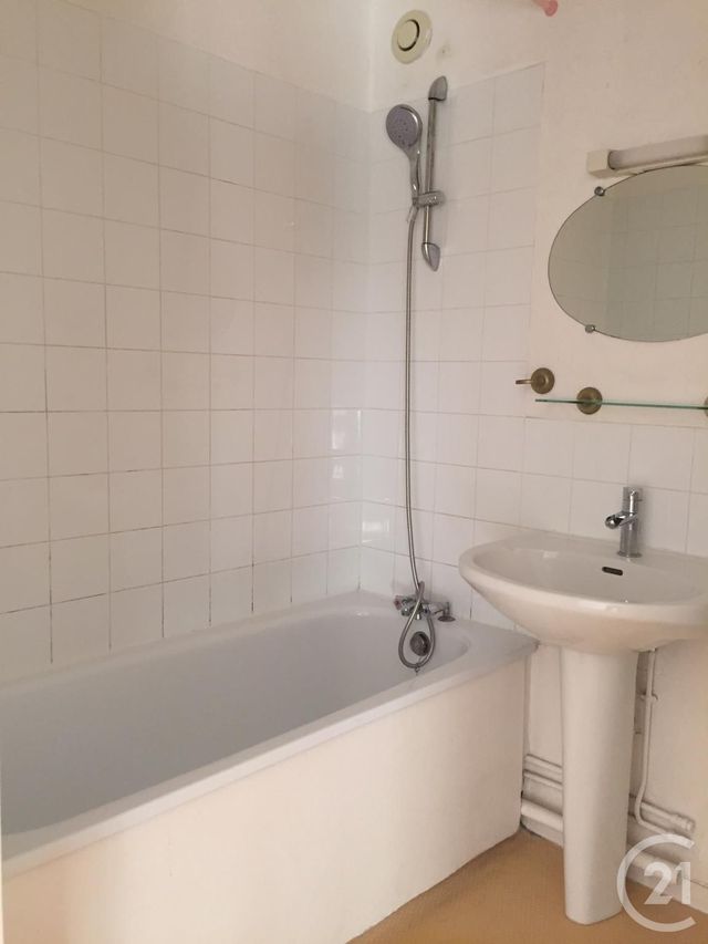 Appartement à louer - 2 pièces - 45.83 m2 - AVON - 77 - ILE-DE-FRANCE - Century 21 Agence Babut