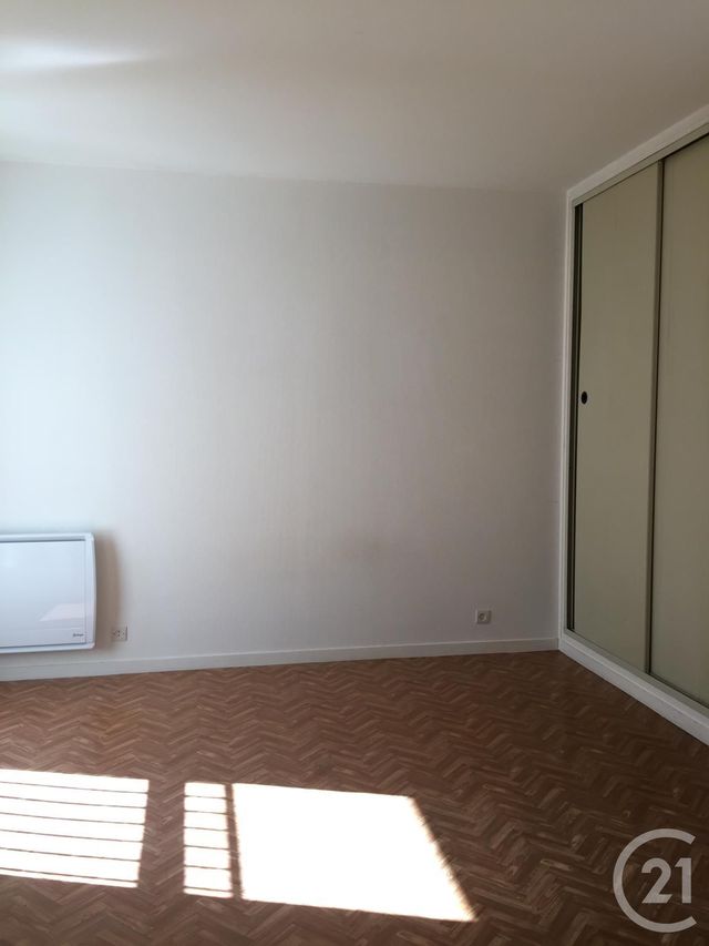 Appartement à louer - 2 pièces - 45.83 m2 - AVON - 77 - ILE-DE-FRANCE - Century 21 Agence Babut