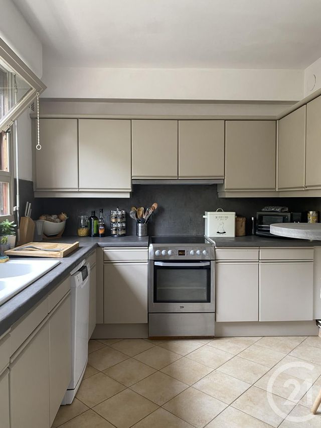 Appartement à louer - 3 pièces - 80.95 m2 - FONTAINEBLEAU - 77 - ILE-DE-FRANCE - Century 21 Agence Babut