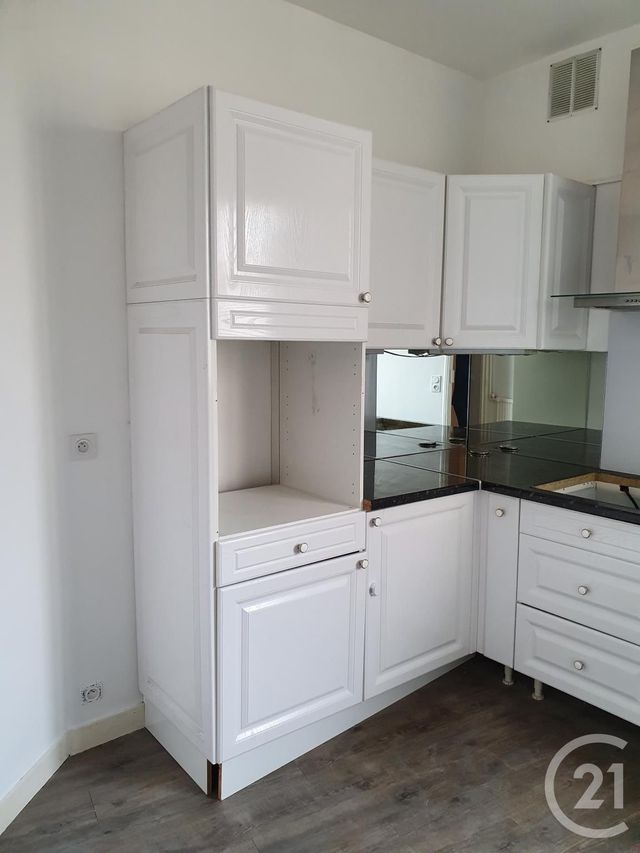 Appartement à louer - 5 pièces - 122.85 m2 - FONTAINEBLEAU - 77 - ILE-DE-FRANCE - Century 21 Agence Babut