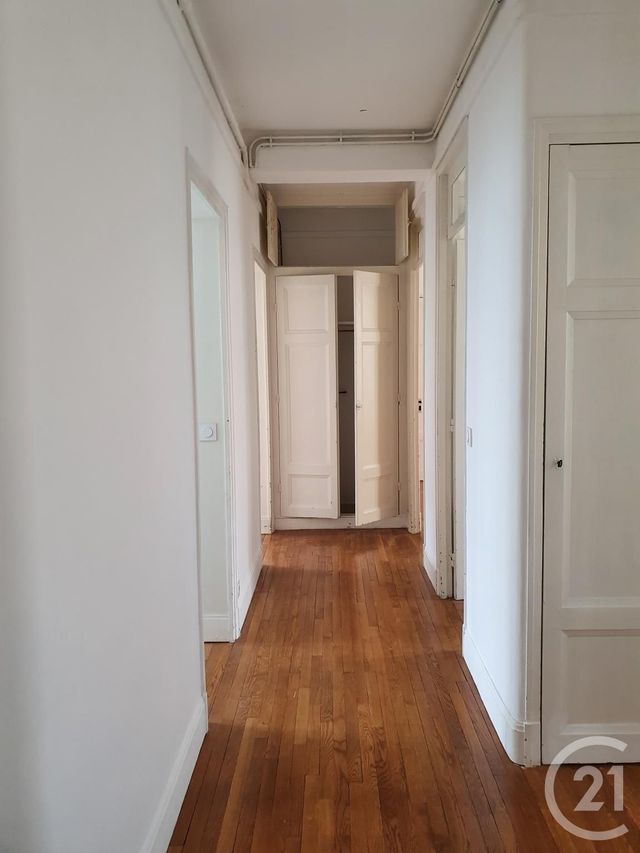 Appartement à louer - 5 pièces - 122.85 m2 - FONTAINEBLEAU - 77 - ILE-DE-FRANCE - Century 21 Agence Babut