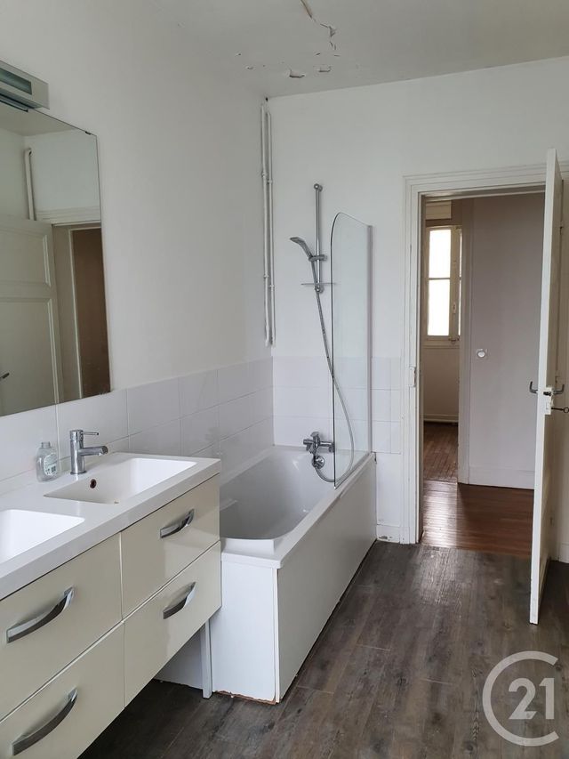Appartement à louer - 5 pièces - 122.85 m2 - FONTAINEBLEAU - 77 - ILE-DE-FRANCE - Century 21 Agence Babut