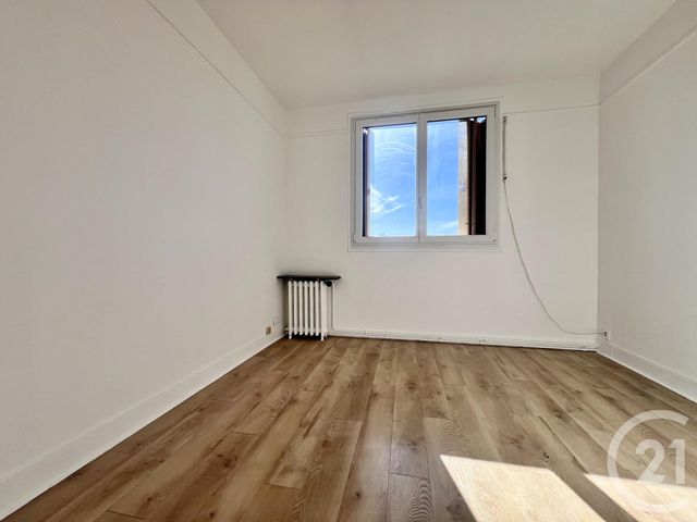 Appartement à vendre - 4 pièces - 67.5 m2 - FONTAINEBLEAU - 77 - ILE-DE-FRANCE - Century 21 Agence Babut