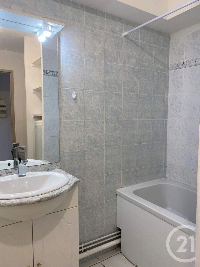 Appartement Studio à louer - 1 pièce - 22.78 m2 - MELUN - 77 - ILE-DE-FRANCE - Century 21 Agence Babut