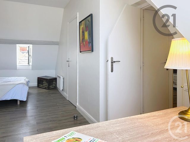 Appartement 2 pièces à vendre - 2 pièces - 30.74 m2 - FONTAINEBLEAU - 77 - ILE-DE-FRANCE - Century 21 Agence Babut