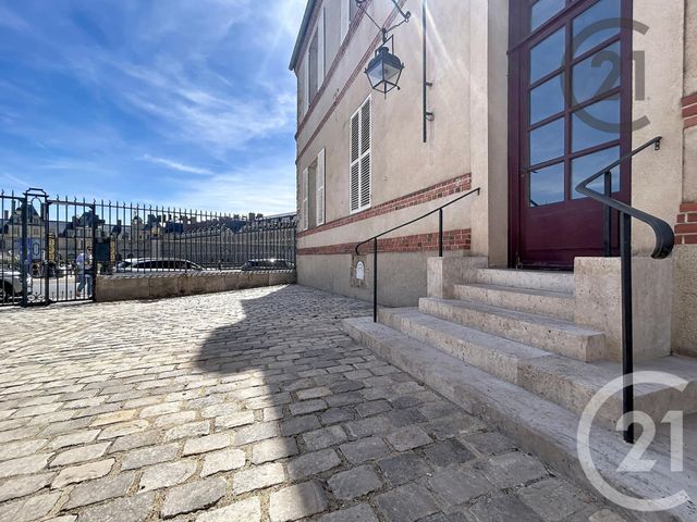 Appartement 2 pièces à vendre - 2 pièces - 30.74 m2 - FONTAINEBLEAU - 77 - ILE-DE-FRANCE - Century 21 Agence Babut