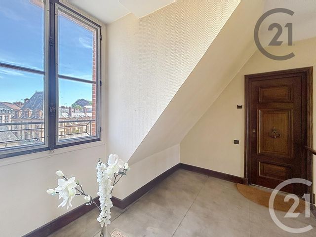 Appartement 2 pièces à vendre - 2 pièces - 30.74 m2 - FONTAINEBLEAU - 77 - ILE-DE-FRANCE - Century 21 Agence Babut