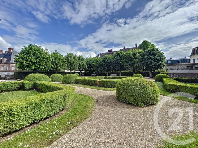 Appartement 2 pièces à vendre - 2 pièces - 30.74 m2 - FONTAINEBLEAU - 77 - ILE-DE-FRANCE - Century 21 Agence Babut