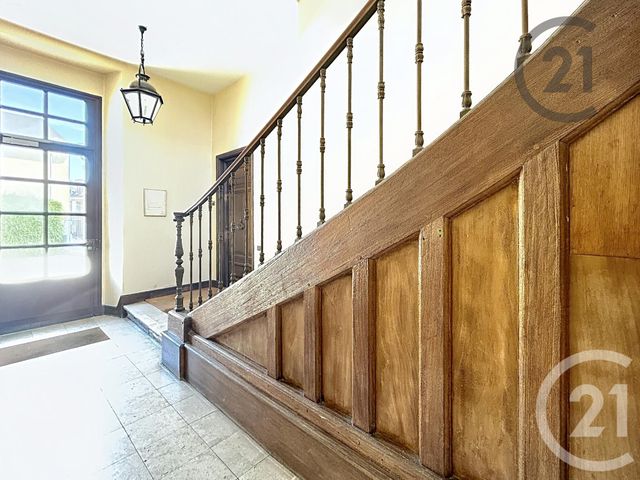 Appartement 2 pièces à vendre - 2 pièces - 30.74 m2 - FONTAINEBLEAU - 77 - ILE-DE-FRANCE - Century 21 Agence Babut